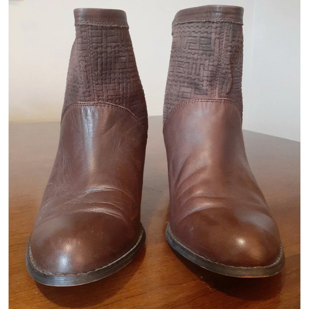 Corso Como Brown‎ Leather Ankle Boots Womens Sz 8.5 Pull-On Block Heel Woven